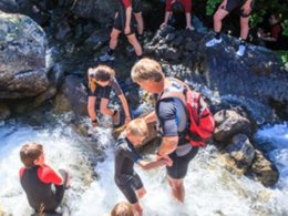 Camping Pas Cher vous présente avec son site Officiel campingpascher.fr, le Village vacances Cévéo De Valmeinier Les Angeliers classé 3 étoiles, situé sur la commune de Valmeinier dans le département Savoie (Rhône Alpes) en France. Le village vacances Cévéo De Valmeinier Les Angeliers, vous présente un hébergement de type studio de 21 m² et télévision. Le village vacances Cévéo De Valmeinier Les Angeliers vous propose du sam. 21 mars au sam. 28 mars 2026, en promotion à -20% pour 7 nuits à 301 € au lieu de 376,25 € soit une Économie de 75,25 €. Cette location propose 11 dates différentes pour réserver votre séjour. Découvrez également les 9 autres gammes d'hébergements du village vacances. Les Avis clients pour le Village vacances Cévéo De Valmeinier Les Angeliers sont excellents avec une note moyenne de 8 sur 10. Piscine chauffée, Piscine extérieure, Animations familiales, Club ados, Club enfants, Cyclisme, Randonnée, Salle de jeux vidéo, Bar,... En savoir plus : cliquez-ICI.