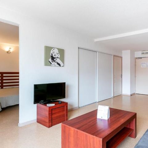 Cliquez pour découvrir toutes les photos de l'HÉBERGEMENT ! studio - Le Saint-Clair photo 2