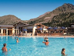 Camping Pas Cher vous présente avec son site Officiel campingpascher.fr, la Résidence SOWELL New Chastillon - Isola 2000 classé 4 étoiles, située sur la commune de Isola 2000 dans le département Alpes-maritimes (Provence Alpes Côte D'azur) en France. La résidence SOWELL New Chastillon - Isola 2000, vous présente un hébergement de type studio de 20 m² pour 2 personnes et télévision. La résidence SOWELL New Chastillon - Isola 2000 vous propose du sam. 04 juillet au sam. 11 juillet 2026 pour 7 nuits à 602€. Cette location propose 85 dates différentes pour réserver votre séjour. Découvrez également les 7 autres gammes d'hébergements de la résidence. Les Avis clients pour la Résidence SOWELL New Chastillon - Isola 2000 sont de 7 sur 10. Piscine couverte, Piscine extérieure, Centre équestre, Cyclisme, Randonnée, Bar, Épicerie,... En savoir plus : cliquez-ICI.