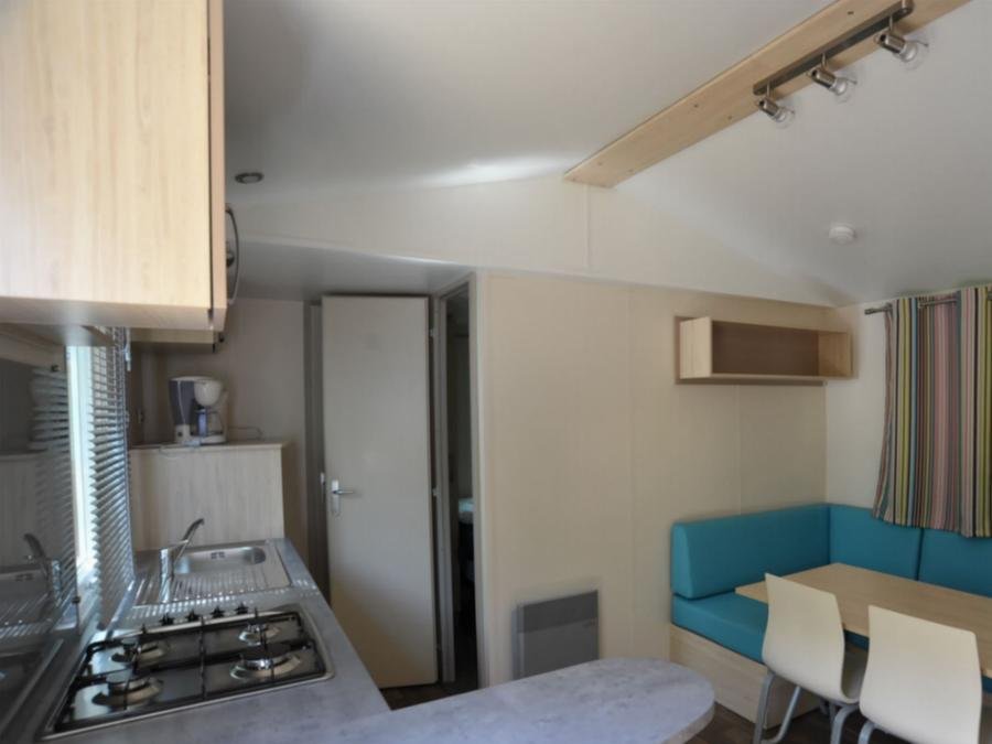 Camping Pas Cher vous présente avec son site Officiel campingpascher.fr, le Camping La Rouviere classé 3 étoiles, situé sur la commune de Vallon Pont D'arc dans le département Ardèche (Rhône Alpes) en France. Le camping La Rouviere vous propose un hébergement de type mobil-home de 30 m². L'établissement vous propose 7 autres types d'hébergements. Découvrez tous nos séjours à petits prix dans la commune et aux alentours de Vallon Pont D'arc du département : Ardèche (Rhône Alpes). Les Avis clients pour le Camping La Rouviere sont excellents avec une note moyenne de 8 sur 10. Rivière, Animations familiales, Club ados, Canoë-kayak, Centre équestre, Ping-pong, Pétanque, Randonnée, Salle de jeux vidéo, Terrain de football, Terrain de volley-ball, Terrain multisports, Bar, Plats à emporter, Épicerie,... En savoir plus : cliquez-ICI.