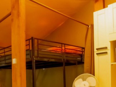 Cliquez pour découvrir toutes les photos de l'HÉBERGEMENT ! tente en toile et bois - La Rouviere photo 2