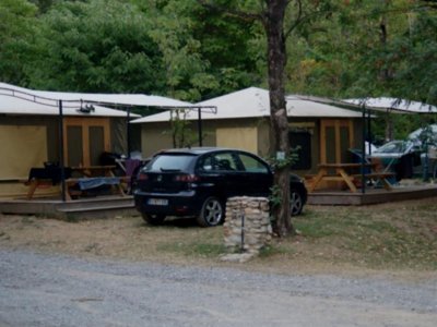 Cliquez pour découvrir toutes les photos de l'HÉBERGEMENT ! bungalow toilé - La Rouviere photo 2