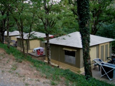 Cliquez pour découvrir toutes les photos de l'HÉBERGEMENT ! bungalow toilé - La Rouviere photo 3