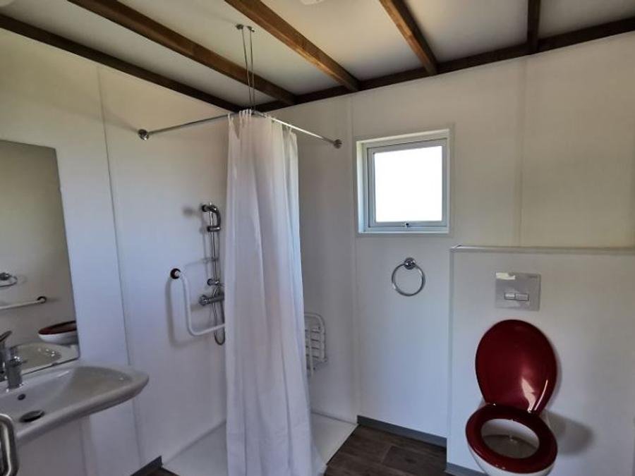 Camping Pas Cher vous présente avec son site Officiel campingpascher.fr, le Camping Le Village De Cottages Pôle Du Cheval Et De L'Ane classé 3 étoiles, situé sur la commune de Lignieres dans le département Cher (Centre Val De Loire) en France. Le camping Le Village De Cottages Pôle Du Cheval Et De L'Ane vous propose un hébergement de type chalet de 35 m² pour 6 personnes avec climatisation (télévision). L'établissement vous propose 7 autres types d'hébergements. Découvrez tous nos séjours à petits prix dans la commune et aux alentours de Lignieres du département : Cher (Centre Val De Loire). Les Avis clients pour le Camping Le Village De Cottages Pôle Du Cheval Et De L'Ane sont de 6 sur 10. Piscine chauffée, Piscine extérieure, Aire de jeux enfants, Baby-foot, Piscine, Boulangerie, Supermarché,... En savoir plus : cliquez-ICI.