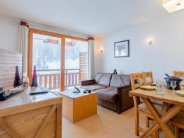 Camping Pas Cher vous présente avec son site Officiel campingpascher.fr, la Résidence Parc Des Airelles classé 3 étoiles, située sur la commune de Les Orres dans le département Hautes-alpes (Provence Alpes Côte D'azur) en France. La résidence Parc Des Airelles, vous présente un hébergement de type appartement de 33 m² pour 2 personnes et télévision. La résidence Parc Des Airelles vous proposeun séjour PAS CHER avec une REMISEdu sam. 27 juin au sam. 04 juillet 2026, en promotion à -34% pour 7 nuits à 278,85 € au lieu de 429,0 € soit une Économie de 150,15 €. Cette location propose 62 dates différentes pour réserver votre séjour. Découvrez également les 10 autres gammes d'hébergements de la résidence. Lac, Piscine chauffée, Piscine couverte, Baby-foot, Ping-pong, Pétanque, Randonnée, Salle de jeux vidéo, Terrain de badminton, Terrain de football, Dépôt de pain,... En savoir plus : cliquez-ICI.