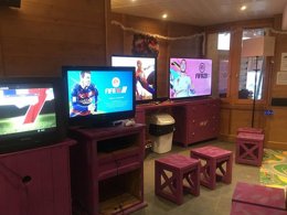 Camping Pas Cher vous présente avec son site Officiel campingpascher.fr, la Résidence Parc Des Airelles classé 3 étoiles, située sur la commune de Les Orres dans le département Hautes-alpes (Provence Alpes Côte D'azur) en France. La résidence Parc Des Airelles, vous présente un hébergement de type appartement de 33 m² pour 2 personnes et télévision. La résidence Parc Des Airelles vous proposeun séjour PAS CHER avec une REMISEdu sam. 27 juin au sam. 04 juillet 2026, en promotion à -34% pour 7 nuits à 278,85 € au lieu de 429,0 € soit une Économie de 150,15 €. Cette location propose 62 dates différentes pour réserver votre séjour. Découvrez également les 10 autres gammes d'hébergements de la résidence. Lac, Piscine chauffée, Piscine couverte, Baby-foot, Ping-pong, Pétanque, Randonnée, Salle de jeux vidéo, Terrain de badminton, Terrain de football, Dépôt de pain,... En savoir plus : cliquez-ICI.