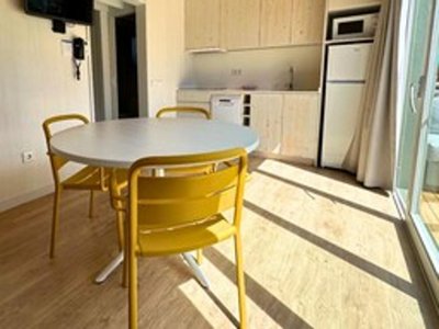 Cliquez pour découvrir toutes les photos de l'HÉBERGEMENT ! mobil-home - Joan photo 2