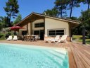 Camping Pas Cher vous présente avec son site Officiel campingpascher.fr, la Résidence Madame Vacances - Villas La Clairière Aux Chevreuils, située sur la commune de Moliets Et Maa dans le département Landes (Aquitaine) en France. La résidence Madame Vacances - Villas La Clairière Aux Chevreuils, vous présente un hébergement de type villa de 110 m² et télévision. La résidence Madame Vacances - Villas La Clairière Aux Chevreuils vous propose du sam. 10 octobre au sam. 17 octobre 2026, en promotion à -25% pour 7 nuits à 1005 € au lieu de 1340,0 € soit une Économie de 335 €. Cette location propose 23 dates différentes pour réserver votre séjour. Découvrez également les 5 autres gammes d'hébergements de la résidence. Piscine extérieure, Canoë-kayak, Court de tennis, Cyclisme, Paddle, Randonnée, Surf, Bar, Boulangerie, Supermarché,... En savoir plus : cliquez-ICI.
