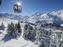 Camping Pas Cher vous présente avec son site Officiel campingpascher.fr, la Résidence SOWELL RésidencesLe Crêt Voland - Les Ménuires classé 4 étoiles, située sur la commune de Les Menuires dans le département Savoie (Rhône Alpes) en France. La résidence SOWELL Résidences Le Crêt Voland - Les Ménuires vous propose un hébergement de type appartement de 40 m² (télévision). L'établissement vous propose 5 autres types d'hébergements. Découvrez tous nos séjours à petits prix dans la commune et aux alentours de Les Menuires du département : Savoie (Rhône Alpes). Piscine couverte, Ping-pong, Randonnée, Salle de fitness, Trampoline,... En savoir plus : cliquez-ICI.