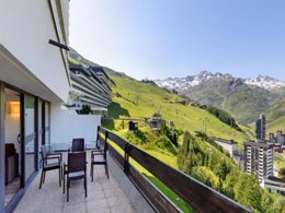 Camping Pas Cher vous présente avec son site Officiel campingpascher.fr, la Résidence Sowell Résidences Pierre Blanche - Les Ménuires classé 4 étoiles, située sur la commune de Les Menuires dans le département Savoie (Rhône Alpes) en France. La résidence Sowell Résidences Pierre Blanche - Les Ménuires, vous présente un hébergement de type appartement de 40 m² pour 6 personnes et télévision. La résidence Sowell Résidences Pierre Blanche - Les Ménuires vous propose du dimanche 23 août au dimanche 30 août 2026 pour 7 nuits à 1256€. Cette location propose 4 dates différentes pour réserver votre séjour. Découvrez également les 5 autres gammes d'hébergements de la résidence. Rivière, Piscine couverte, Cyclisme, Ping-pong, Randonnée, Salle de fitness, Terrain multisports,... En savoir plus : cliquez-ICI.