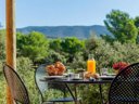 Camping Pas Cher vous présente avec son site Officiel campingpascher.fr, la Résidence Provence Country Club classé 4 étoiles, située sur la commune de Saumane dans le département Vaucluse (Provence Alpes Côte D'azur) en France. La résidence Provence Country Club, vous présente un hébergement de type appartement de 75 m². La résidence Provence Country Club vous proposeun séjour PAS CHER avec une REMISEdu vendredi 19 décembre au vendredi 26 décembre 2025, en promotion à -40% pour 7 nuits à 449,40 € au lieu de 749,0 € soit une Économie de 299,60 €. Cette location propose 214 dates différentes pour réserver votre séjour. Découvrez également les 4 autres gammes d'hébergements de la résidence. Piscine extérieure, Canoë-kayak, Centre équestre, Court de tennis, Cyclisme, Golf, Randonnée, Salle de fitness, Bar, Brasserie, Dépôt de pain, Supermarché,... En savoir plus : cliquez-ICI.