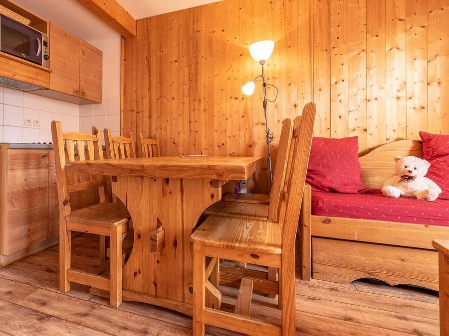 Camping Pas Cher vous présente avec son site Officiel campingpascher.fr, la Résidence Madame Vacances - Les Chalets Du Berger classé 3 étoiles, située sur la commune de La Feclaz dans le département Savoie (Rhône Alpes) en France. La résidence Madame Vacances - Les Chalets Du Berger, vous présente un hébergement de type appartement de 47 m² et télévision. La résidence Madame Vacances - Les Chalets Du Berger vous proposeun séjour PAS CHER avec une REMISEdu vendredi 05 juin au vendredi 12 juin 2026 avec une PROMO de DERNIÈRE MINUTE, en promotion à -53% pour 7 nuits à 233,28 € au lieu de 499,0 € soit une Économie de 265,72 €. Cette location propose 149 dates différentes pour réserver votre séjour. Découvrez également les 6 autres gammes d'hébergements de la résidence. Les Avis clients pour la Résidence Madame Vacances - Les Chalets Du Berger sont de 7 sur 10. Piscine chauffée, Piscine couverte, Baby-foot, Centre équestre, Cyclisme, Ping-pong, Piscine, Pétanque, Randonnée,... En savoir plus : cliquez-ICI.