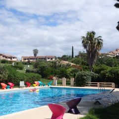 Camping Pas Cher vous présente avec son site Officiel campingpascher.fr, le Établissement Hameaux De Bocca Del'Oro, situé sur la commune de Porto-vecchio dans le département Corse Du Sud (Corse) en France. L'établissement Hameaux De Bocca Del'Oro vous propose un hébergement de type villa de 38 m². L'établissement vous propose 2 autres types d'hébergements. Découvrez tous nos séjours à petits prix dans la commune et aux alentours de Porto-vecchio du département : Corse Du Sud (Corse).... En savoir plus : cliquez-ICI.
