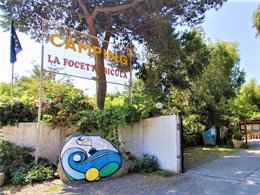 Camping Pas Cher vous présente avec son site Officiel campingpascher.fr, le Camping La Focetta Sicula classé 2 étoiles, situé sur la commune de Sant Alessio Siculo dans le département Messine (Sicile) en Italie. Le camping La Focetta Sicula, vous présente un hébergement de type mobil-home. Le camping La Focetta Sicula vous propose du jeudi 01 janvier au jeudi 08 janvier 2026 pour 7 nuits à 500€. Cette location propose 332 dates différentes pour réserver votre séjour. Découvrez également les 1 autres gammes d'hébergements du camping. Mer, Animations familiales, Aire de jeux enfants, Baby-foot, Ping-pong, Bar, Snack/Bar,... En savoir plus : cliquez-ICI.