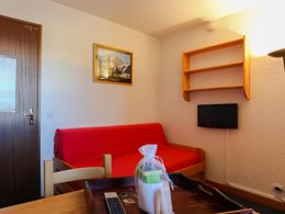 Camping Pas Cher vous présente avec son site Officiel campingpascher.fr, la Résidence Plein Sud - Vacancéole classé 3 étoiles, située sur la commune de Les 2 Alpes dans le département Isère (Rhône Alpes) en France. La résidence Plein Sud - Vacancéole, vous présente un hébergement de type studio de 27 m² pour 4 personnes et télévision. La résidence Plein Sud - Vacancéole vous proposeun séjour PAS CHER avec une REMISEdu sam. 04 juillet au sam. 11 juillet 2026, en promotion à -33% pour 7 nuits à 392 € au lieu de 590,36 € soit une Économie de 198,36 €. Cette location propose 7 dates différentes pour réserver votre séjour. Découvrez également les 2 autres gammes d'hébergements de la résidence. Les Avis clients pour la Résidence Plein Sud - Vacancéole sont de 7 sur 10. Cyclisme, Randonnée, Tir à l’arc, Trampoline, Bar,... En savoir plus : cliquez-ICI.