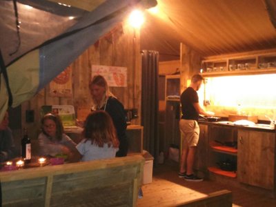 Cliquez pour découvrir toutes les photos de l'HÉBERGEMENT ! tente en toile et bois - Lloret Blau photo 2