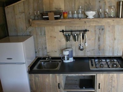 Cliquez pour découvrir toutes les photos de l'HÉBERGEMENT ! tente en toile et bois - Lloret Blau photo 3