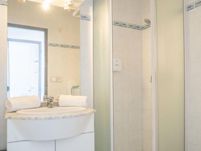 Cliquez pour découvrir toutes les photos de l'HÉBERGEMENT ! appartement - Le Neptune photo 7