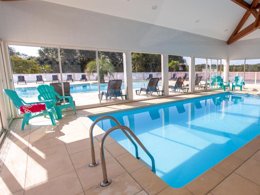 Camping Pas Cher vous présente avec son site Officiel campingpascher.fr, la Résidence Les Hameaux De La Chalosse classé 3 étoiles, située sur la commune de Cassen dans le département Landes (Aquitaine) en France. La résidence Les Hameaux De La Chalosse, vous présente un hébergement de type appartement de 60 m² pour 8 personnes avec climatisation. La résidence Les Hameaux De La Chalosse vous propose du sam. 28 mars au sam. 04 avril 2026 pour 7 nuits à 600.6€. Cette location propose 113 dates différentes pour réserver votre séjour. Découvrez également les 3 autres gammes d'hébergements de la résidence. Les Avis clients pour la Résidence Les Hameaux De La Chalosse sont excellents avec une note moyenne de 8 sur 10. Piscine couverte, Piscine extérieure, Animations familiales, Aire de jeux enfants, Cyclisme, Ping-pong, Piscine, Pétanque, Salle de fitness, Terrain de volley-ball, Dépôt de pain,... En savoir plus : cliquez-ICI.