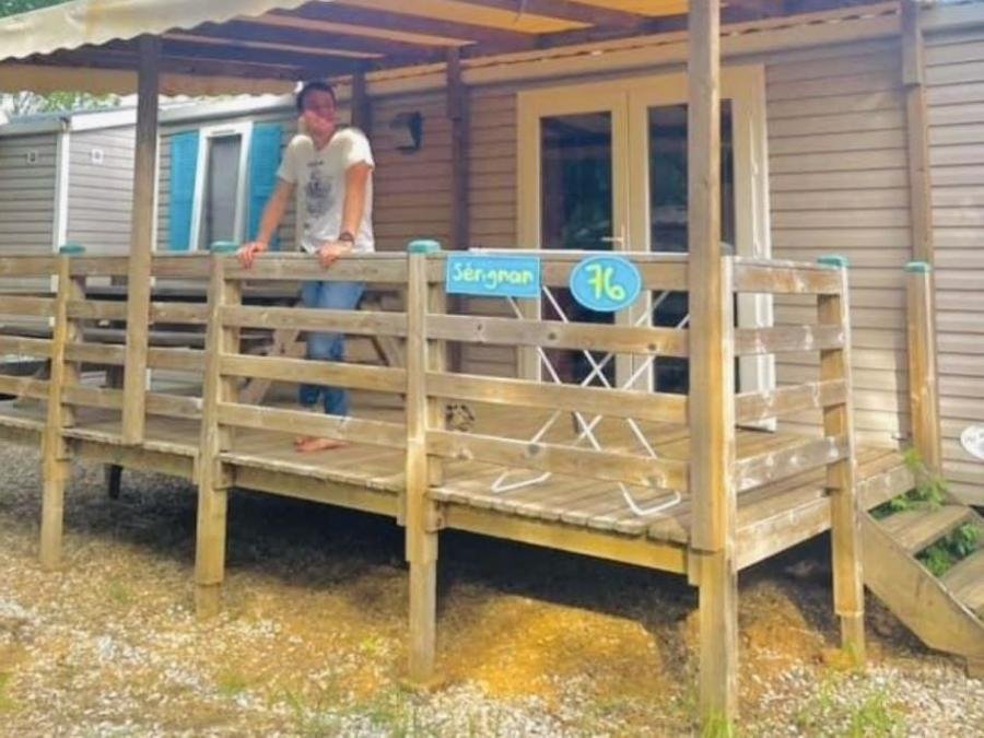 Camping Pas Cher vous présente avec son site Officiel campingpascher.fr, le Camping Paradis Les Rives De L'Hérault classé 4 étoiles, situé sur la commune de Gignac dans le département Hérault (Languedoc Roussillon) en France. Le camping Paradis Les Rives De L'Hérault, vous présente un hébergement de type mobil-home de 24 m² avec climatisation et télévision. Le camping Paradis Les Rives De L'Hérault vous propose du sam. 29 août au sam. 05 septembre 2026, en promotion à -20% pour 7 nuits à 189 € au lieu de 238,0 € soit une Économie de 49 €. Cette location propose 14 dates différentes pour réserver votre séjour. Découvrez également les 12 autres gammes d'hébergements du camping. Les Avis clients pour le Camping Paradis Les Rives De L'Hérault sont excellents avec une note moyenne de 8 sur 10. Animation enfants, Animations familiales, Club enfants, Canoë-kayak, Ping-pong, Pétanque, Bar, Snack/Bar, Station-service, Supermarché,... En savoir plus : cliquez-ICI.