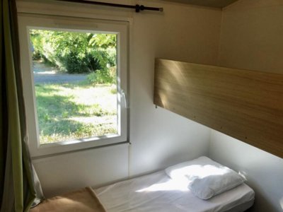 Cliquez pour découvrir toutes les photos de l'HÉBERGEMENT ! bungalow toilé - Paradis Les Rives De L'Hérault photo 7