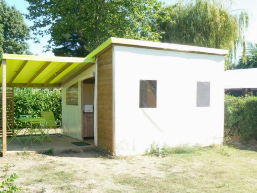 Camping Pas Cher vous présente avec son site Officiel campingpascher.fr, le Camping ParadisLa Promenade classé 4 étoiles, situé sur la commune de Montjean Sur Loire dans le département Maine-et-loire (Pays De La Loire) en France. Le camping Paradis La Promenade, vous présente un hébergement de type tente de 16 m² pour 4 personnes. Le camping Paradis La Promenade vous propose du sam. 27 juin au sam. 04 juillet 2026, en promotion à -11% pour 7 nuits à 169 € au lieu de 190,0 € soit une Économie de 21 €. Cette location propose 11 dates différentes pour réserver votre séjour. Découvrez également les 11 autres gammes d'hébergements du camping. Les Avis clients pour le Camping ParadisLa Promenade sont excellents avec une note moyenne de 8 sur 10. LacRivière, Piscine couverte, Piscine extérieure, Animations familiales, Club enfants, Aire de jeux enfants, Baby-foot, Canoë-kayak, Centre équestre, Cyclisme, Ping-pong, Piscine, Pétanque, Randonnée, Salle de jeux vidéo, Terrain multisports, Bar, Boulangerie, Dépôt de pain, Snack/Bar, Épicerie,... En savoir plus : cliquez-ICI.