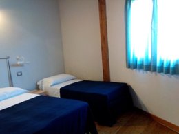 Camping Pas Cher vous présente avec son site Officiel campingpascher.fr, le Camping Heliopolis & Village classé 4 étoiles, situé sur la commune de Pineto dans le département Teramo (Abruzzes) en Italie. Le camping Heliopolis & Village, vous présente un hébergement de type maison avec climatisation. Le camping Heliopolis & Village vous propose du vendredi 03 avril au vendredi 10 avril 2026, en promotion à -20% pour 7 nuits à 442,40 € au lieu de 553,0 € soit une Économie de 110,60 €. Cette location propose 131 dates différentes pour réserver votre séjour. Découvrez également les 12 autres gammes d'hébergements du camping. Mer, Piscine extérieure, Animations familiales, Club enfants, Aire de jeux enfants, Canoë-kayak, Court de tennis, Cyclisme, Ping-pong, Pédalo, Terrain de beach-volley, Terrain de football, Terrain multisports, Supermarché,... En savoir plus : cliquez-ICI.