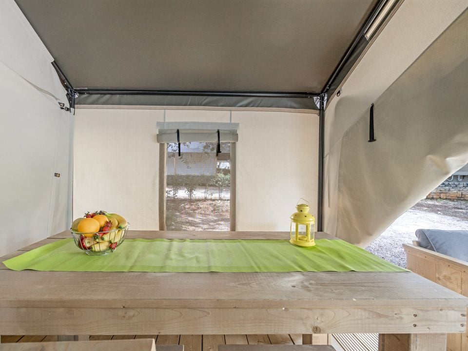 Cliquez pour découvrir toutes les photos de l'HÉBERGEMENT ! tente toile et bois - établissement Portosole photo 3