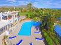 Camping Pas Cher vous présente avec son site Officiel campingpascher.fr, le Établissement Estanyet, situé sur la commune de Alcanar dans le département Tarragone (Catalogne) en Espagne. L'établissement Estanyet vous propose un hébergement de type bungalow de 28 m². L'établissement vous propose 4 autres types d'hébergements. Découvrez tous nos séjours à petits prix dans la commune et aux alentours de Alcanar du département : Tarragone (Catalogne).... En savoir plus : cliquez-ICI.