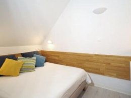 Camping Pas Cher vous présente avec son site Officiel campingpascher.fr, le Village vacances Les Ramondies, situé sur la commune de Saint Lary Soulan dans le département Hautes-pyrénées (Midi Pyrénées) en France. Le village vacances Les Ramondies, vous présente un hébergement de type appartement de 52 m² pour 9 personnes. Le village vacances Les Ramondies vous propose du sam. 04 avril au sam. 11 avril 2026 pour 7 nuits à 483€. Cette location propose 125 dates différentes pour réserver votre séjour. Découvrez également les 3 autres gammes d'hébergements du village vacances. Les Avis clients pour le Village vacances Les Ramondies sont excellents avec une note moyenne de 10 sur 10. Animations familiales, Club ados, Club enfants, Aire de jeux enfants, Ping-pong, Pétanque, Randonnée, Bar, Restaurant, Snack/Bar,... En savoir plus : cliquez-ICI.