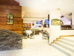 Camping Pas Cher vous présente avec son site Officiel campingpascher.fr, le Village vacances Les Ramondies, situé sur la commune de Saint Lary Soulan dans le département Hautes-pyrénées (Midi Pyrénées) en France. Le village vacances Les Ramondies, vous présente un hébergement de type appartement de 52 m² pour 9 personnes. Le village vacances Les Ramondies vous propose du sam. 04 avril au sam. 11 avril 2026 pour 7 nuits à 483€. Cette location propose 125 dates différentes pour réserver votre séjour. Découvrez également les 3 autres gammes d'hébergements du village vacances. Les Avis clients pour le Village vacances Les Ramondies sont excellents avec une note moyenne de 10 sur 10. Animations familiales, Club ados, Club enfants, Aire de jeux enfants, Ping-pong, Pétanque, Randonnée, Bar, Restaurant, Snack/Bar,... En savoir plus : cliquez-ICI.