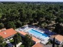 Camping Pas Cher vous présente avec son site Officiel campingpascher.fr, le Village vacances Club Belambra Les Mathes classé 2 étoiles, situé sur la commune de Les Mathes dans le département Charente-maritime (Poitou Charentes) en France. Le village vacances Club Belambra Les Mathes, vous présente un hébergement de type appartement pour 1 personne et télévision. Le village vacances Club Belambra Les Mathes vous propose du sam. 17 octobre au sam. 24 octobre 2026, en promotion à -15% pour 7 nuits à 1121,99 € au lieu de 1320,0 € soit une Économie de 198,01 €. Cette location propose 13 dates différentes pour réserver votre séjour. Découvrez également les 2 autres gammes d'hébergements du village vacances. Piscine extérieure, Aire de jeux enfants, Baby-foot, Court de tennis, Ping-pong, Terrain multisports, Bar, Boulangerie, Bureau de tabac, Dépôt de pain, Station-service, Épicerie,... En savoir plus : cliquez-ICI.