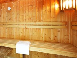 Camping Pas Cher vous présente avec son site Officiel campingpascher.fr, la Résidence Nemea Le Domaine Des Mauriers, située sur la commune de Saint Malo dans le département Ille-et-vilaine (Bretagne) en France. La résidence Nemea Le Domaine Des Mauriers, vous présente un hébergement de type maison de 40 m² pour 2 personnes et télévision. La résidence Nemea Le Domaine Des Mauriers vous propose du sam. 03 janvier au sam. 10 janvier 2026 pour 7 nuits à 364€. Cette location propose 27 dates différentes pour réserver votre séjour. Découvrez également les 4 autres gammes d'hébergements de la résidence. Les Avis clients pour la Résidence Nemea Le Domaine Des Mauriers sont de 7 sur 10. Piscine couverte, Piscine extérieure, Club enfants, Salle de fitness,... En savoir plus : cliquez-ICI.