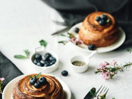 Camping Pas Cher vous présente avec son site Officiel campingpascher.fr, le Village vacances Domaine De La Baie classé 3 étoiles, situé sur la commune de Audierne dans le département Finistère (Bretagne) en France. Le village vacances Domaine De La Baie, vous présente un hébergement de type maison de 32 m² et télévision. Le village vacances Domaine De La Baie vous propose du vendredi 06 février au vendredi 13 février 2026 pour 7 nuits à 273€. Cette location propose 261 dates différentes pour réserver votre séjour. Découvrez également les 4 autres gammes d'hébergements du village vacances. Les Avis clients pour le Village vacances Domaine De La Baie sont excellents avec une note moyenne de 8 sur 10. Piscine couverte, Piscine extérieure, Ping-pong, Piscine, Salle de fitness,... En savoir plus : cliquez-ICI.