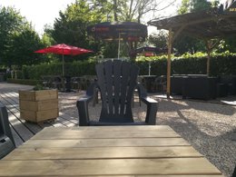 Camping Pas Cher vous présente avec son site Officiel campingpascher.fr, le Camping La Salvinie classé 3 étoiles, situé sur la commune de Terrasson La Villedieu dans le département Dordogne (Aquitaine) en France. Le camping La Salvinie, vous présente un hébergement de type bungalow de 20 m² pour 1 personne. Le camping La Salvinie vous propose du vendredi 11 septembre au vendredi 18 septembre 2026, en promotion à -20% pour 7 nuits à 225,60 € au lieu de 282,0 € soit une Économie de 56,40 €. Cette location propose 147 dates différentes pour réserver votre séjour. Découvrez également les 17 autres gammes d'hébergements du camping. Les Avis clients pour le Camping La Salvinie sont excellents avec une note moyenne de 8 sur 10. Rivière, Piscine chauffée, Piscine extérieure, Animations familiales, Club enfants, Aire de jeux enfants, Baby-foot, Parcours sportif, Ping-pong, Piscine, Pétanque, Terrain de badminton, Trampoline, Bar, Boulangerie, Pizzeria, Snack/Bar, Épicerie,... En savoir plus : cliquez-ICI.