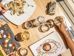 Camping Pas Cher vous présente avec son site Officiel campingpascher.fr, le Camping Gitavillage Talamone, situé sur la commune de Talamone dans le département Grosseto (Toscane) en Italie. Le camping Gitavillage Talamone, vous présente un hébergement de type lodge de 20 m² avec climatisation. Le camping Gitavillage Talamone vous propose du lundi 14 septembre au lundi 21 septembre 2026 pour 7 nuits à 458€. Cette location propose 94 dates différentes pour réserver votre séjour. Découvrez également les 8 autres gammes d'hébergements du camping. Les Avis clients pour le Camping Gitavillage Talamone sont excellents avec une note moyenne de 9 sur 10. Piscine extérieure, Animations familiales, Club enfants, Aire de jeux enfants, Court de tennis, Cyclisme, Ping-pong, Pétanque, Randonnée, Terrain multisports, Voile, Bar, Dépôt de pain, Plats à emporter, Restaurant, Épicerie,... En savoir plus : cliquez-ICI.