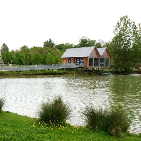 Cliquez pour découvrir toutes les photos de l'ÉTABLISSEMENT ! établissement Lac De Ferrié photo 2