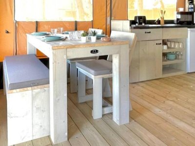 Cliquez pour découvrir toutes les photos de l'HÉBERGEMENT ! tente en toile et bois - La Sirena photo 6