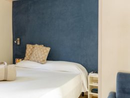 Camping Pas Cher vous présente avec son site Officiel campingpascher.fr, le Camping Gitavillage Il Gabbiano, situé sur la commune de Albinia dans le département Grosseto (Toscane) en Italie. Le camping Gitavillage Il Gabbiano, vous présente un hébergement de type lodge de 20 m² avec climatisation. Le camping Gitavillage Il Gabbiano vous propose du jeudi 14 mai au jeudi 21 mai 2026 pour 7 nuits à 378€. Cette location propose 97 dates différentes pour réserver votre séjour. Découvrez également les 11 autres gammes d'hébergements du camping. Les Avis clients pour le Camping Gitavillage Il Gabbiano sont excellents avec une note moyenne de 9 sur 10. Mer, Piscine extérieure, Animation enfants, Animations familiales, Aire de jeux enfants, Ping-pong, Terrain de beach-volley, Terrain de football, Bar, Dépôt de pain, Restaurant, Épicerie,... En savoir plus : cliquez-ICI.