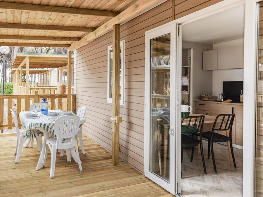 Camping Pas Cher vous présente avec son site Officiel campingpascher.fr, le Camping Gitavillage Club Degli Amici, situé sur la commune de Pescia Romana dans le département Viterbe (Latium) en Italie. Le camping Gitavillage Club Degli Amici vous propose un hébergement de type lodge de 24 m² avec climatisation. L'établissement vous propose 6 autres types d'hébergements. Découvrez tous nos séjours à petits prix dans la commune et aux alentours de Pescia Romana du département : Viterbe (Latium). Mer, Animation enfants, Animations familiales, Court de tennis, Ping-pong, Terrain de football, Bar, Dépôt de pain, Supermarché,... En savoir plus : cliquez-ICI.