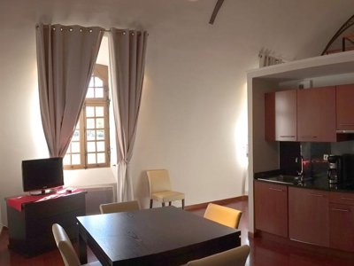 Cliquez pour découvrir toutes les photos de l'HÉBERGEMENT ! appartement - Le Domaine Du Palais photo 2