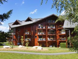 Camping Pas Cher vous présente avec son site Officiel campingpascher.fr, la Résidence Nemea Le Nevez, située sur la commune de Les Contamines Montjoie dans le département Haute-savoie (Rhône Alpes) en France. La résidence Nemea Le Nevez vous propose un hébergement de type appartement de 32 m² pour 4 personnes (télévision). L'établissement vous propose 3 autres types d'hébergements. Découvrez tous nos séjours à petits prix dans la commune et aux alentours de Les Contamines Montjoie du département : Haute-savoie (Rhône Alpes). Les Avis clients pour la Résidence Nemea Le Nevez sont de 7 sur 10. Lac, Canoë-kayak, Centre équestre, Golf, Piscine, Pédalo, Salle de fitness, Structure gonflable enfants, Trampoline, Bar, Bureau de tabac, Dépôt de pain, Supermarché,... En savoir plus : cliquez-ICI.