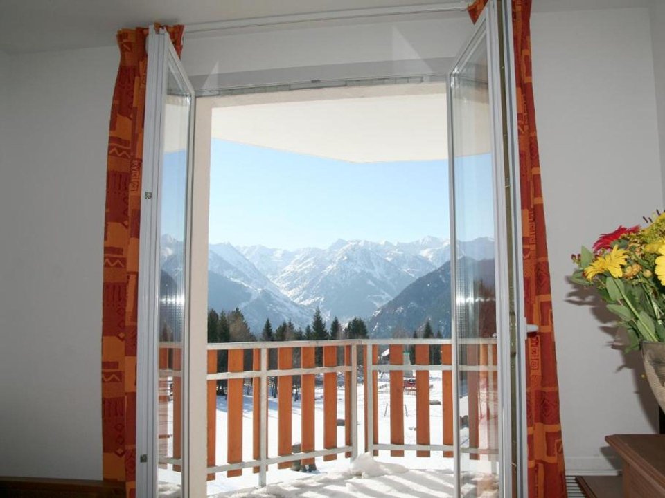 Camping Pas Cher vous présente avec son site Officiel campingpascher.fr, la Résidence Nemea Les Balcons D'Ax, située sur la commune de Ax Les Thermes dans le département Ariège (Midi Pyrénées) en France. La résidence Nemea Les Balcons D'Ax vous propose un hébergement de type studio de 23 m² (télévision). L'établissement vous propose 3 autres types d'hébergements. Découvrez tous nos séjours à petits prix dans la commune et aux alentours de Ax Les Thermes du département : Ariège (Midi Pyrénées). Les Avis clients pour la Résidence Nemea Les Balcons D'Ax sont excellents avec une note moyenne de 8 sur 10. Piscine chauffée, Piscine couverte, Canoë-kayak, Centre équestre, Cyclisme, Randonnée, Boulangerie, Supermarché,... En savoir plus : cliquez-ICI.