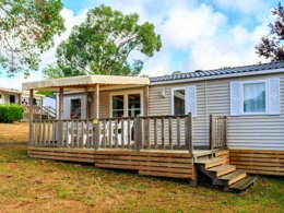 Camping Pas Cher vous présente avec son site Officiel campingpascher.fr, le Camping Maeva Respire Les Carrelets De Soulac classé 4 étoiles, situé sur la commune de Soulac Sur Mer dans le département Gironde (Aquitaine) en France. Le camping Maeva Respire Les Carrelets De Soulac, vous présente un hébergement de type mobil-home de 34 m² avec climatisation et télévision. Le camping Maeva Respire Les Carrelets De Soulac vous propose du mardi 07 avril au mardi 14 avril 2026, en promotion à -10% pour 7 nuits à 259 € au lieu de 287,78 € soit une Économie de 28,78 €. Cette location propose 126 dates différentes pour réserver votre séjour. Découvrez également les 11 autres gammes d'hébergements du camping. Les Avis clients pour le Camping Maeva Respire Les Carrelets De Soulac sont de 7 sur 10. Piscine couverte, Piscine extérieure, Animations familiales, Club ados, Club enfants, Aire de jeux enfants, Paddle, Ping-pong, Planche à voile, Pétanque, Surf, Terrain multisports, Plats à emporter, Supermarché, Épicerie,... En savoir plus : cliquez-ICI.