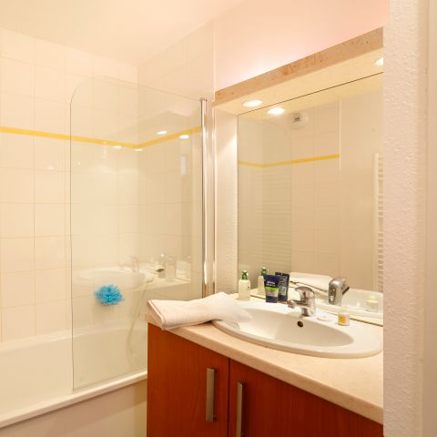 Cliquez pour découvrir toutes les photos de l'HÉBERGEMENT ! appartement - Les Grands Ax photo 5