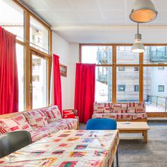 Camping Pas Cher vous présente avec son site Officiel campingpascher.fr, le Établissement Les Chalets &Amp; Balcons De La Vanoise, situé sur la commune de La Norma dans le département Savoie (Rhône Alpes) en France. L'établissement Les Chalets &Amp; Balcons De La Vanoise vous propose un hébergement de type appartement de 43 m². L'établissement vous propose 8 autres types d'hébergements. Découvrez tous nos séjours à petits prix dans la commune et aux alentours de La Norma du département : Savoie (Rhône Alpes).... En savoir plus : cliquez-ICI.