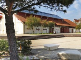 Camping Pas Cher vous présente avec son site Officiel campingpascher.fr, la Résidence Le Marché De La Plage classé 4 étoiles, située sur la commune de Mimizan dans le département Landes (Aquitaine) en France. La résidence Le Marché De La Plage vous propose un hébergement de type appartement de 32 m² (télévision). L'établissement vous propose 3 autres types d'hébergements. Découvrez tous nos séjours à petits prix dans la commune et aux alentours de Mimizan du département : Landes (Aquitaine). Les Avis clients pour la Résidence Le Marché De La Plage sont de 7 sur 10. Mer, Piscine chauffée, Piscine extérieure, Canoë-kayak, Cyclisme, Paddle, Randonnée, Salle de fitness, Surf, Voile, Boulangerie, Bureau de tabac, Supermarché, Épicerie,... En savoir plus : cliquez-ICI.