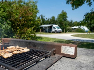 Cliquez pour découvrir toutes les photos de l'ÉTABLISSEMENT ! camping Du Plan D'Eau photo 10