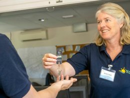 Camping Pas Cher vous présente avec son site Officiel campingpascher.fr, le Camping Du Plan D'Eau classé 4 étoiles, situé sur la commune de Saint Yrieix Sur Charente dans le département Charente (Poitou Charentes) en France. Le camping Du Plan D'Eau, vous présente un hébergement de type mobil-home de 32 m² pour 4 personnes et télévision. Le camping Du Plan D'Eau vous propose du sam. 30 mai au sam. 06 juin 2026, en promotion à -20% pour 7 nuits à 199 € au lieu de 249,0 € soit une Économie de 50 €. Cette location propose 72 dates différentes pour réserver votre séjour. Découvrez également les 12 autres gammes d'hébergements du camping. Les Avis clients pour le Camping Du Plan D'Eau sont de 6 sur 10. Lac, Piscine extérieure, Animations familiales, Aire de jeux enfants, Canoë-kayak, Cyclisme, Escalade, Ping-pong, Planche à voile, Pétanque, Terrain multisports, Dépôt de pain, Snack/Bar,... En savoir plus : cliquez-ICI.