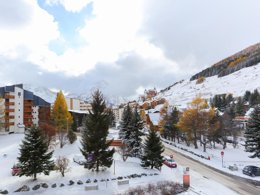 Camping Pas Cher vous présente avec son site Officiel campingpascher.fr, la Résidence Residence Meijotel - Vacancéole, située sur la commune de Les 2 Alpes dans le département Isère (Rhône Alpes) en France. La résidence Residence Meijotel - Vacancéole, vous présente un hébergement de type studio. La résidence Residence Meijotel - Vacancéole vous proposeun séjour PAS CHER avec une REMISEdu sam. 13 juin au sam. 20 juin 2026, en promotion à -33% pour 7 nuits à 246,40 € au lieu de 371,08 € soit une Économie de 124,68 €. Cette location propose 42 dates différentes pour réserver votre séjour. Découvrez également les 1 autres gammes d'hébergements de la résidence. Randonnée, Terrain de beach-volley, Restaurant, Épicerie,... En savoir plus : cliquez-ICI.